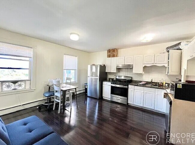 Photo - 1576 Tremont St Unidad 2