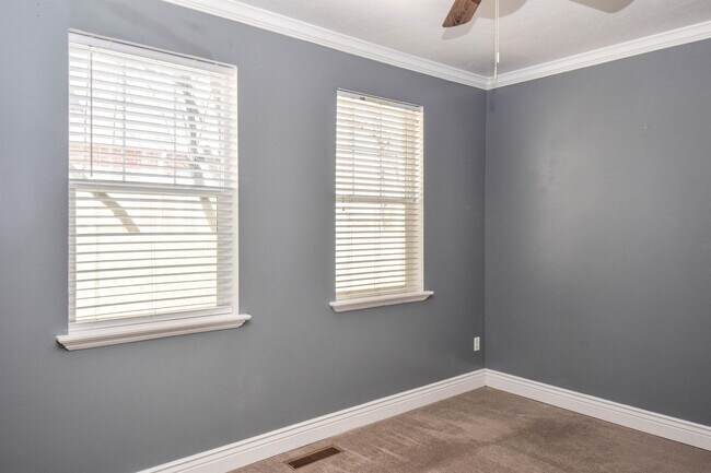 Photo - 1020 N 130 W