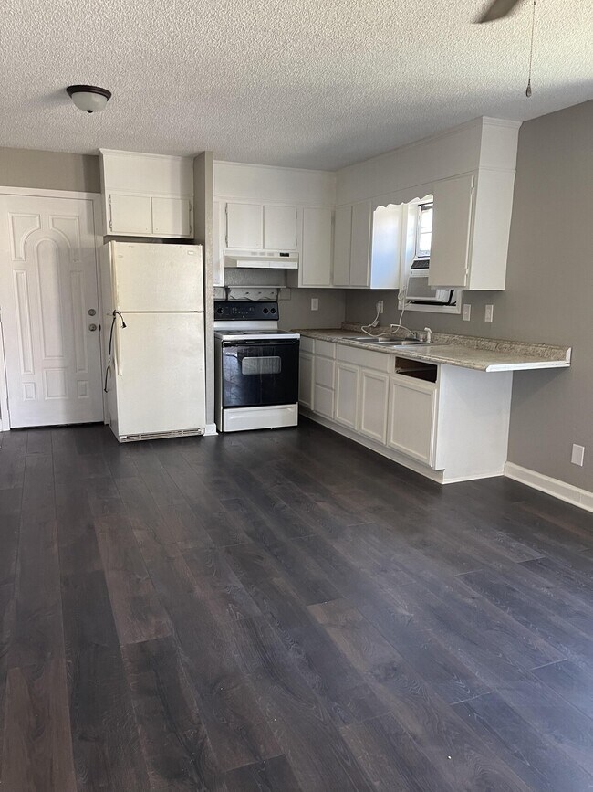 2039 College Street Condo For Rent in Milan, TN