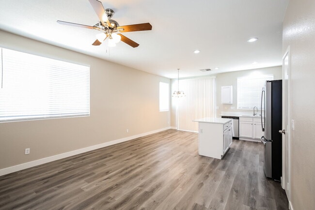 Photo - 1931 Giant Pine Ave