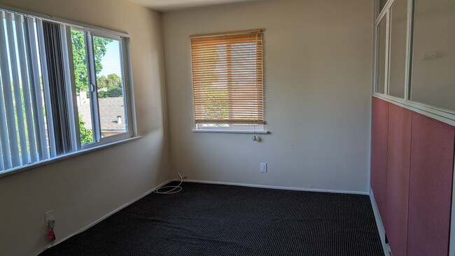 Building Photo - 5941 Camellia Ave Unit 5941