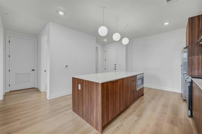 Photo - 1701 Simond Ave Ave Unit 411