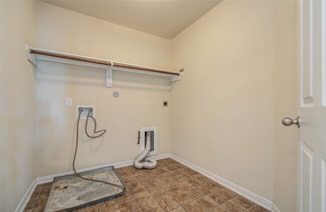 Photo - 3118 Zephyr Glen Way