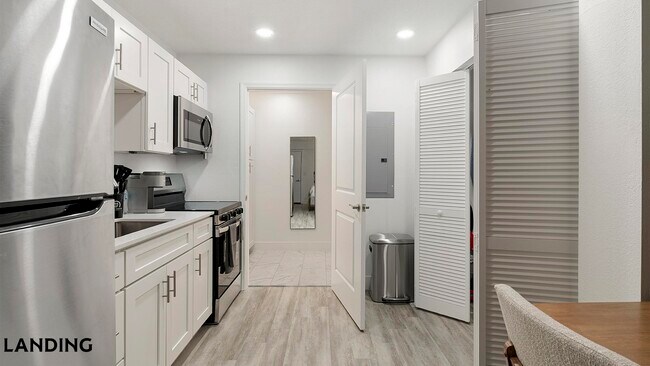 6029 W Irlo Bronson Memorial Hwy Unit 2A-301
