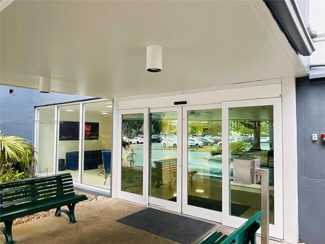 Photo - 919 Hillcrest Dr Unit 304