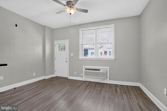 Photo - 3127 Cedar St Unit 1F