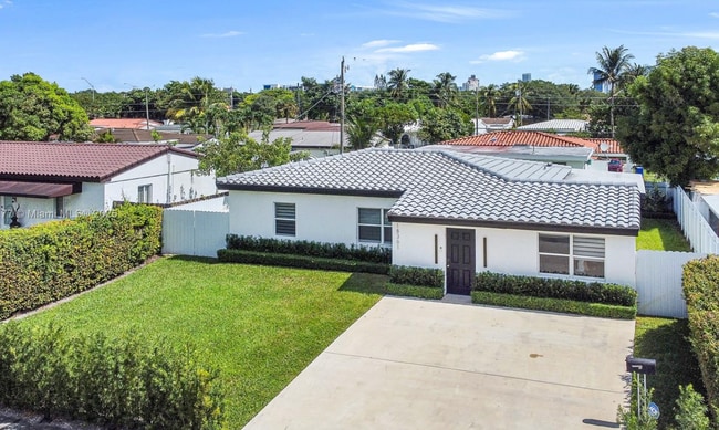 Building Photo - 18361 NE 20th Pl