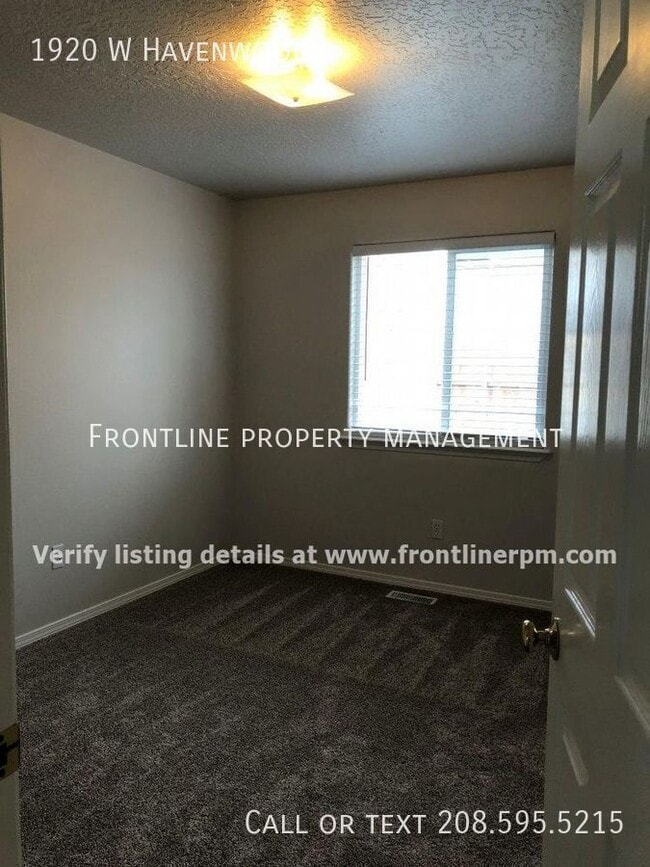 Photo - 1920 W Havenwood-