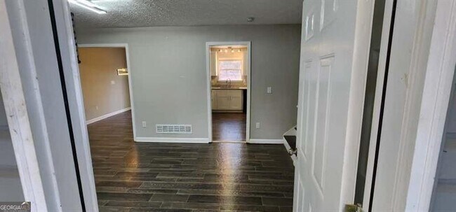 Photo - 4872 Lewis Rd