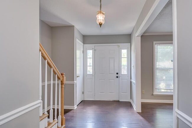 Photo - 2453 Riverlook Dr