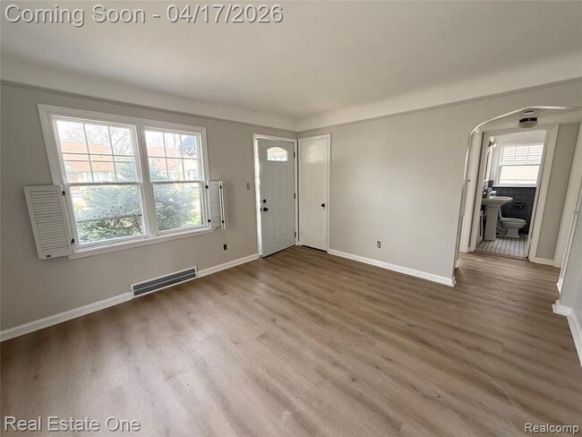 Photo - 24411 Union St