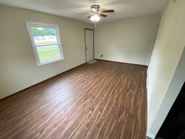 Photo - 3006 S Summit Ave