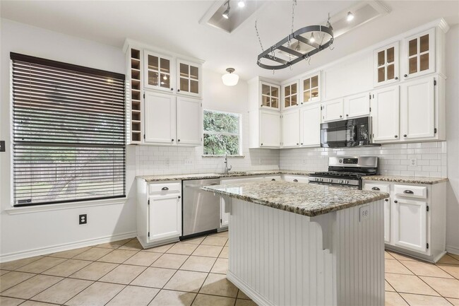 Photo - 2604 Stenson Dr