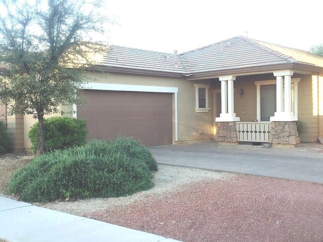 Building Photo - 2024 S Falcon Dr
