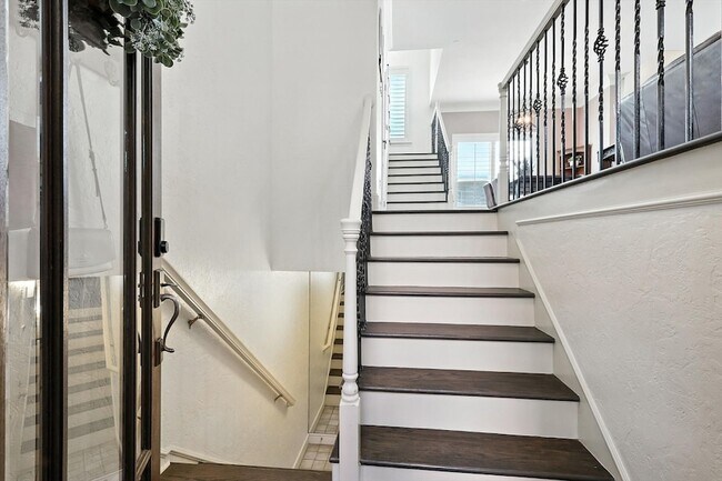 Photo - 1500 Pecos St Unit 6