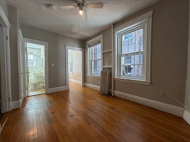 Building Photo - 26 Myrtle St Unit 3