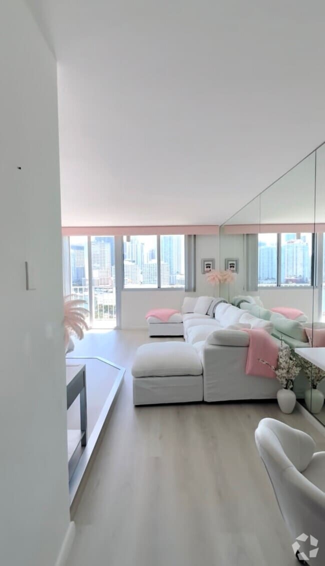 Building Photo - 520 Brickell Key Dr Unit A1617 Rental