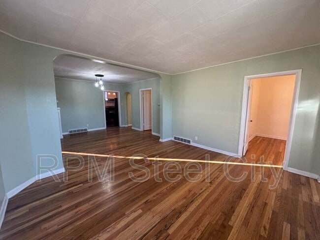 Photo - 908 Spruce St