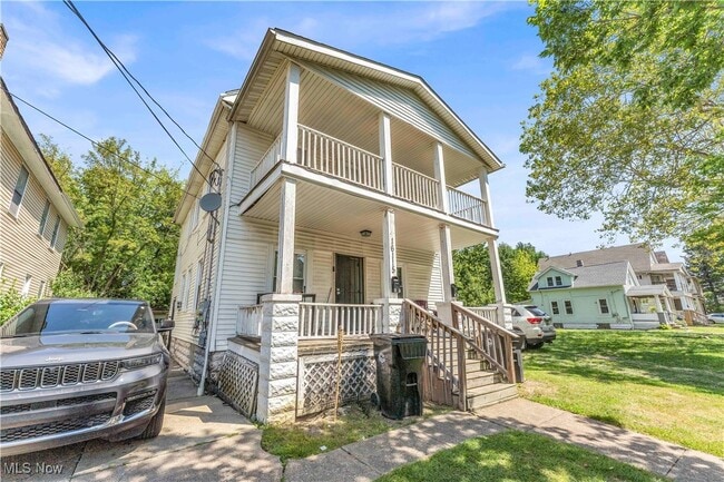 Building Photo - 16115 Arcade Ave Unit 2/UP Rental