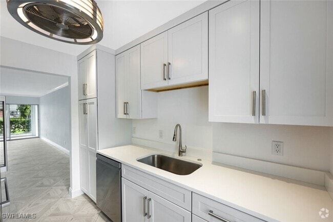 Building Photo - 212 Banyan Blvd Unit 212 Rental