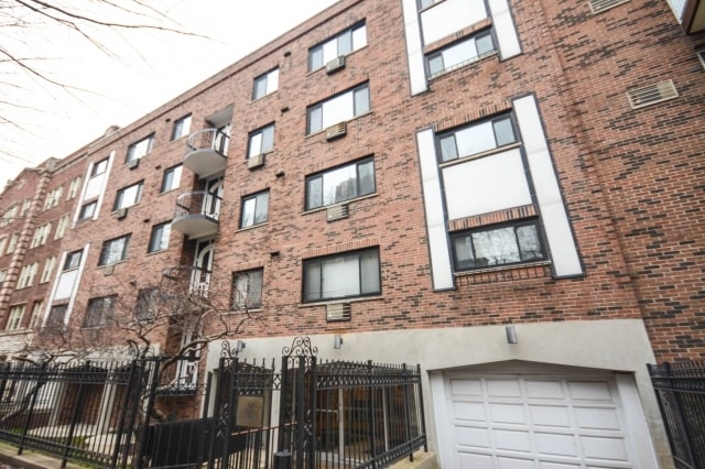 Building Photo - 2336 N Commonwealth Ave Unit 403