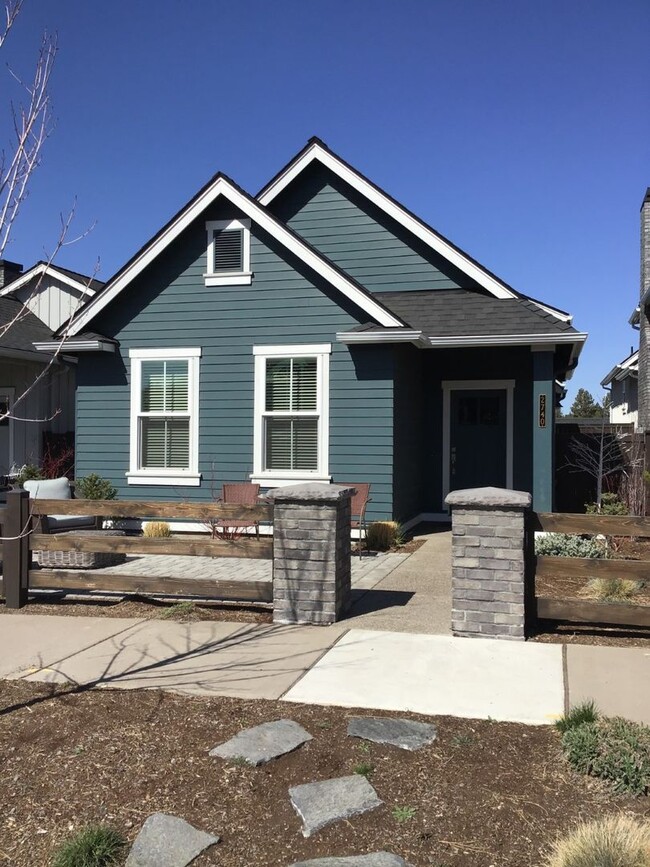 Photo - FOR RENT - Furnished 3 bed, 2 bath NorthWest Crossing Modern Townhome