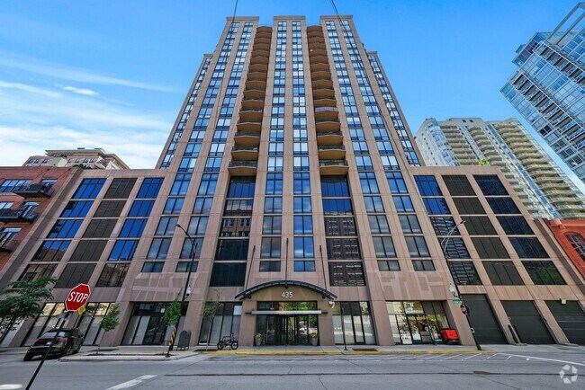 Building Photo - 435 W Erie St Rental
