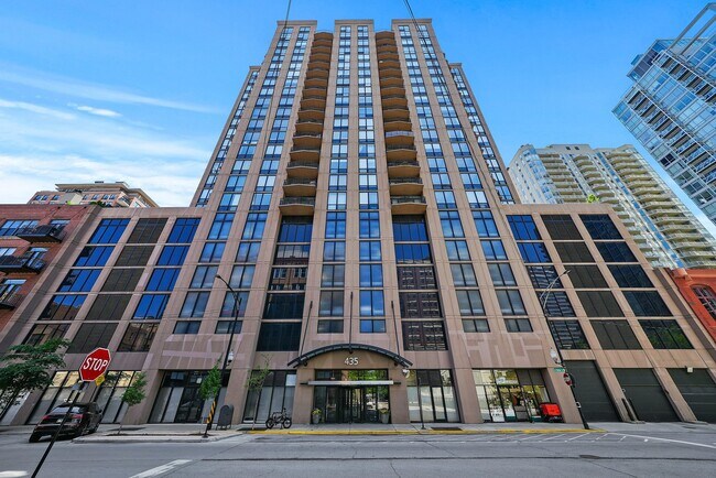 Photo - 435 W Erie St Condo