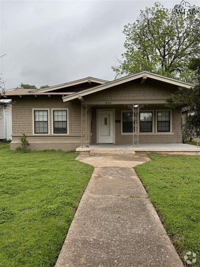 Building Photo - 1806 Huff St Rental