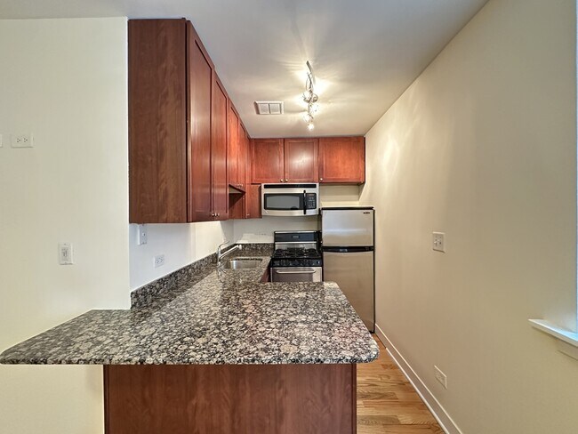 Photo - 650 W Wrightwood Ave Unit 302