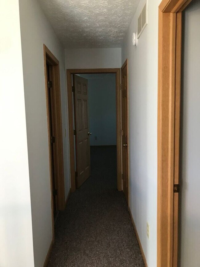 3 Bedroom Duplex North Canton Frank Rd Townhome Townhome Rental in