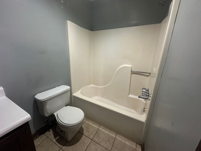 Photo - 106 Limoges St Unit B