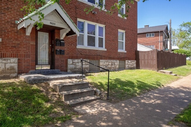 Photo - Dear Elenore, I'm Writing in Hopes You Lov... Unit 2S-610