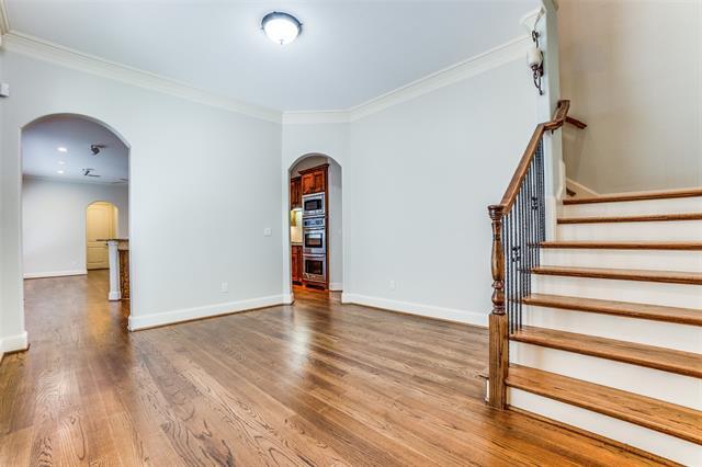 Photo - 5630 Ellsworth Ave