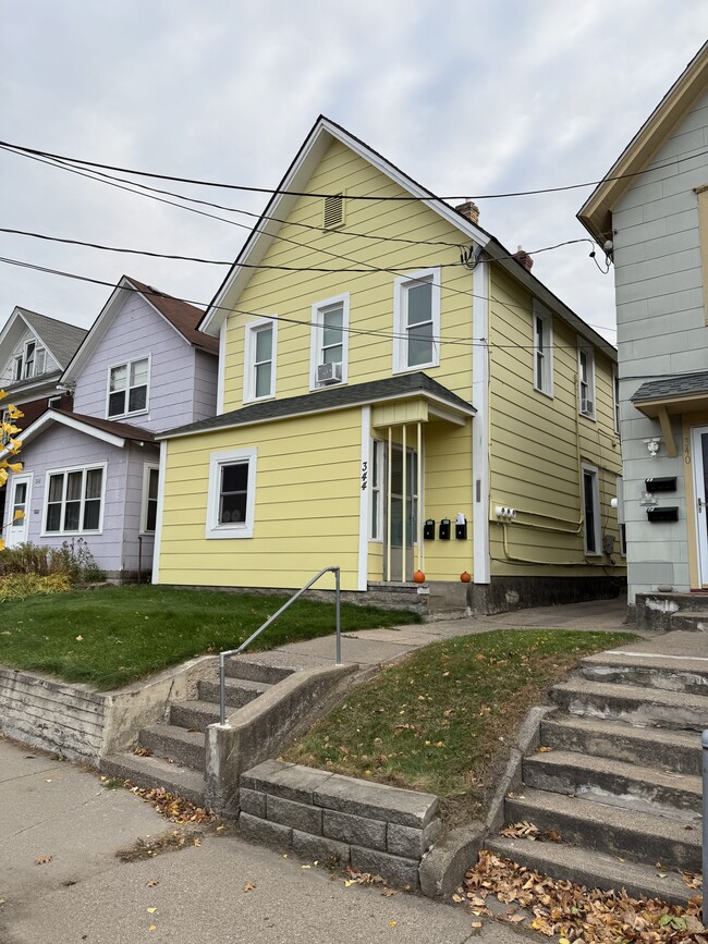 Photo - 344 16th Ave NE