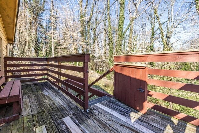 Photo - 1570 Spring Ln NW