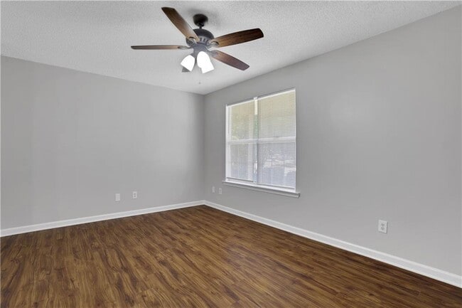 Photo - 1338 N Hampton Dr