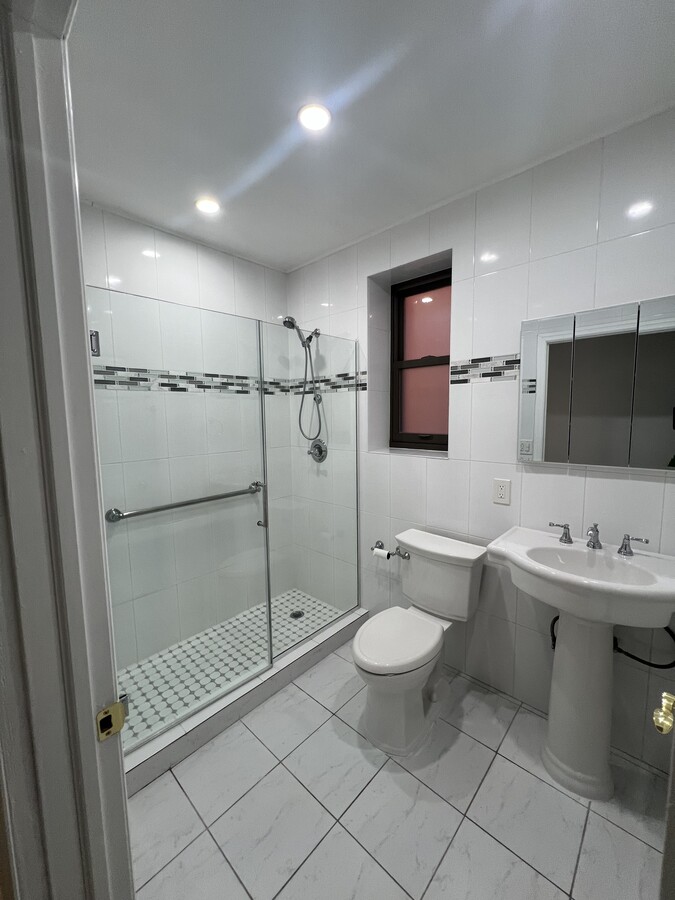 Bathroom - 1459 Arnow Ave Unit #1