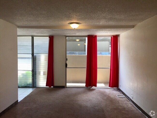 Building Photo - Pearlridge Sunset: 3 Bedroom, 1 Bath Condo...