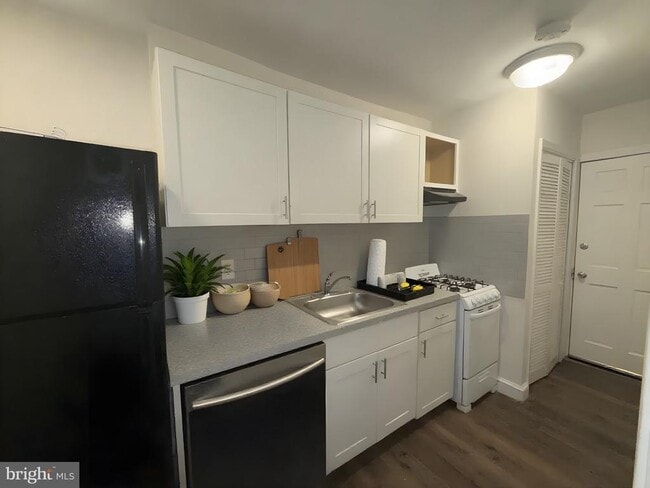 Photo - 102 O St SW Unit 1