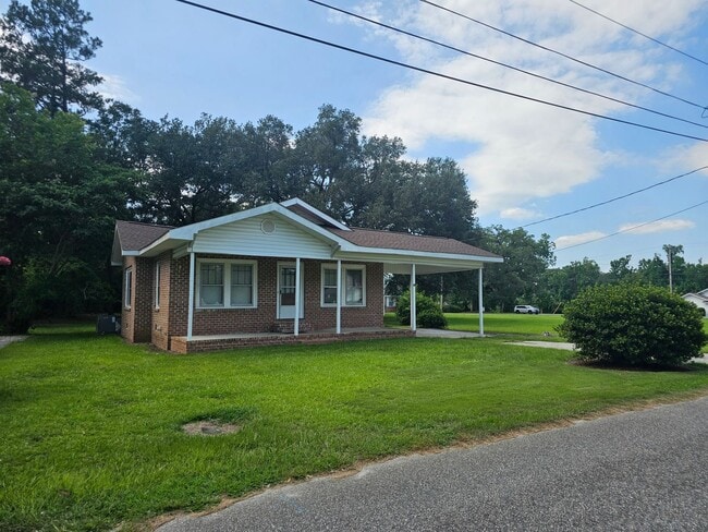 Building Photo - Charming Residential Home