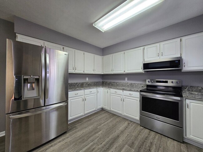 Photo - Spacious 5-Bedroom Family Home