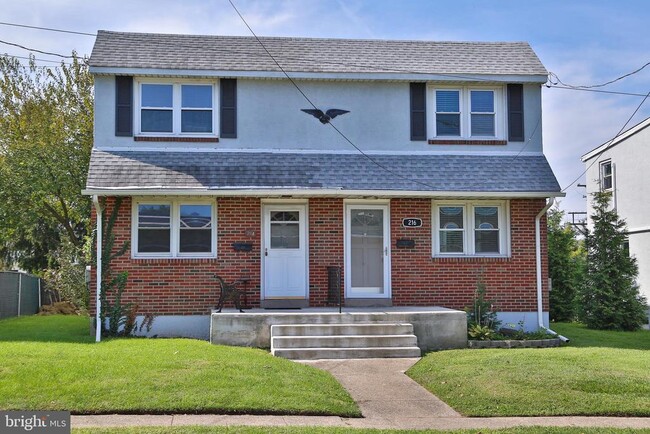 Building Photo - 216 Shewell Ave Rental