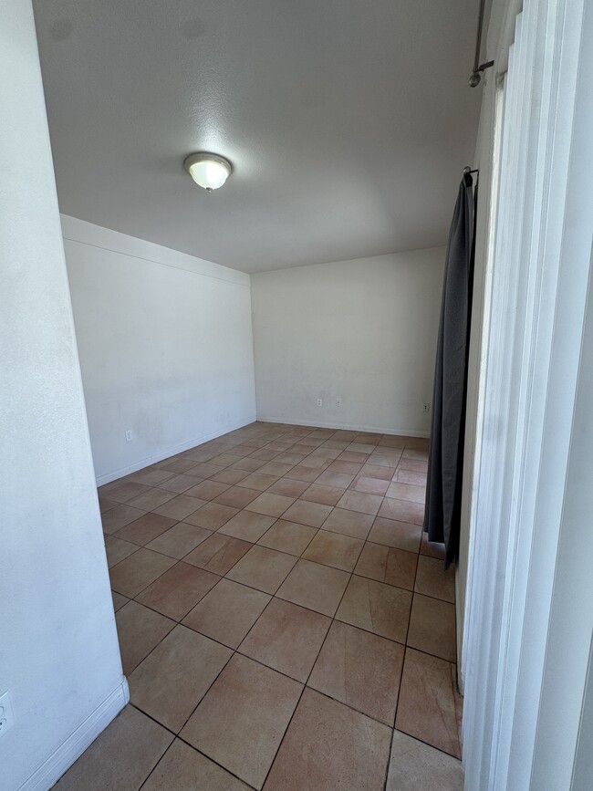 Photo - 758 W Longden Ave