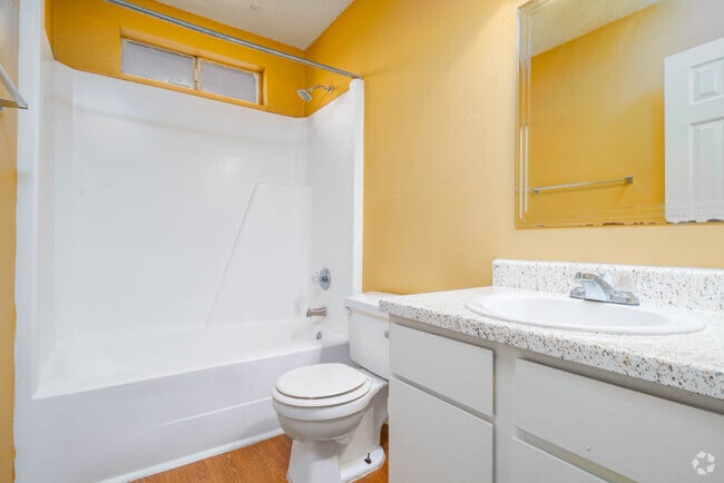 2BR, 1BA - 610SF Bathroom