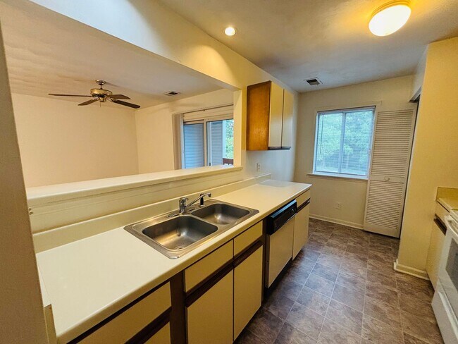 401E Berryfield Lane