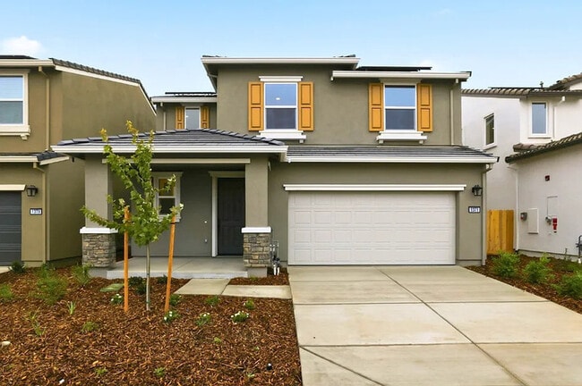 Building Photo - Beautiful Brand New SOLAR 3 bedroom 2.5 Bathroom Just Built in Lincoln CA!