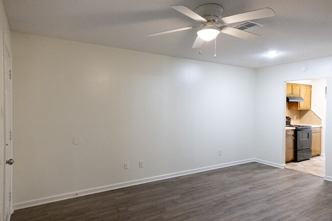 Photo - 1853 Avenue of America Unit Lakeway Apartments