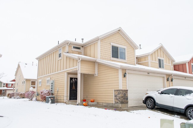 Photo - 384-1320 1320 E Townhome