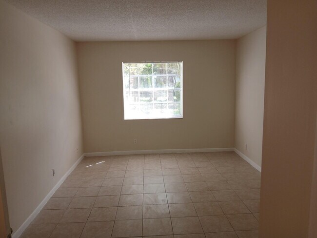 Photo - 495 SE 8th St Unidad 148